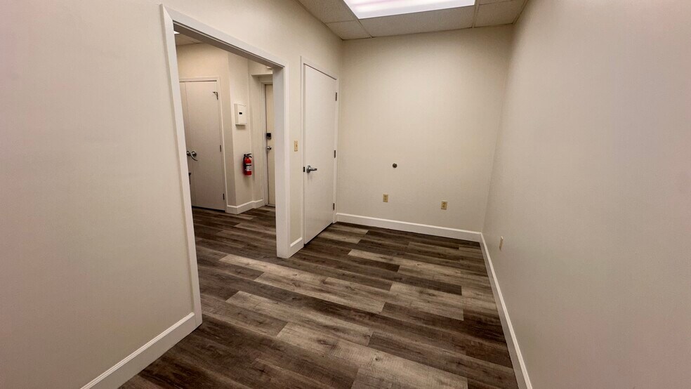 More Photos Of 1544 W 2nd St, Gulf Shores Office For Lease