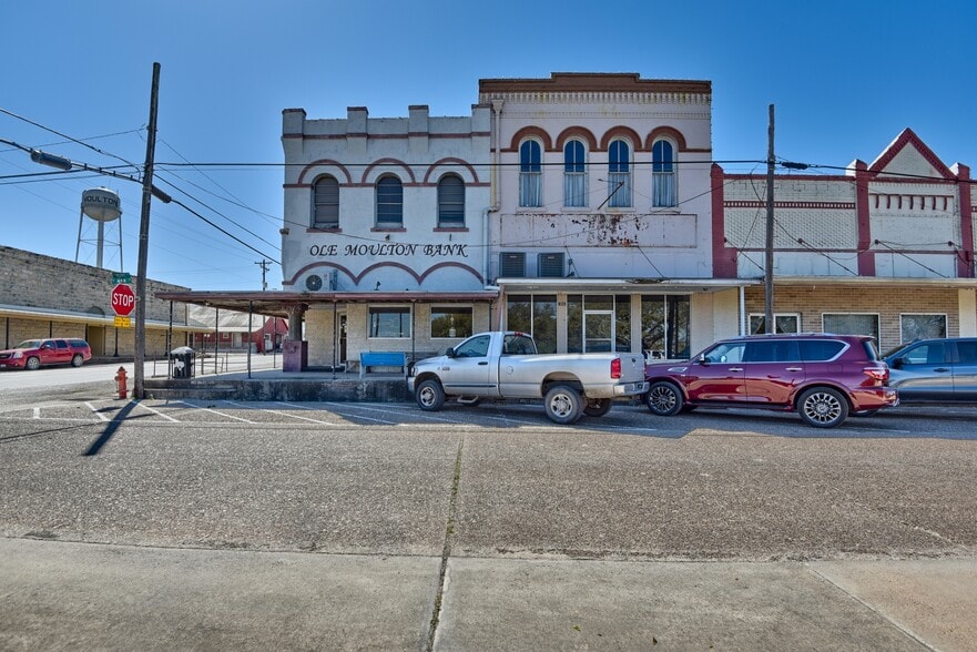 Primary Photo Of 103 N Main, Moulton Showroom For Sale
