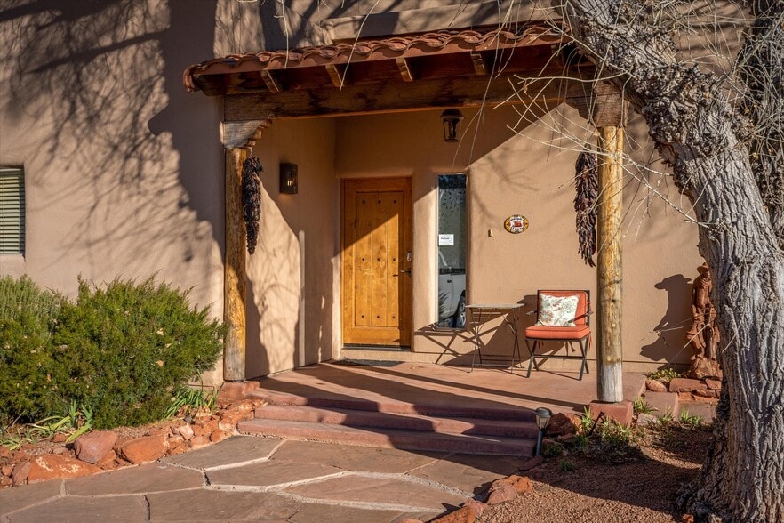 More Photos Of 10 Rojo Dr, Sedona Hotel For Sale