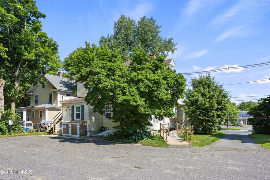 More Photos Of 92 Elm St, Pittsfield Office For Sale