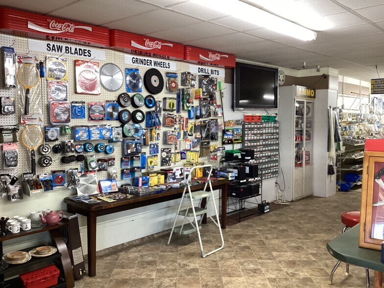 More Photos Of 7811 Main, Dozier Freestanding For Sale