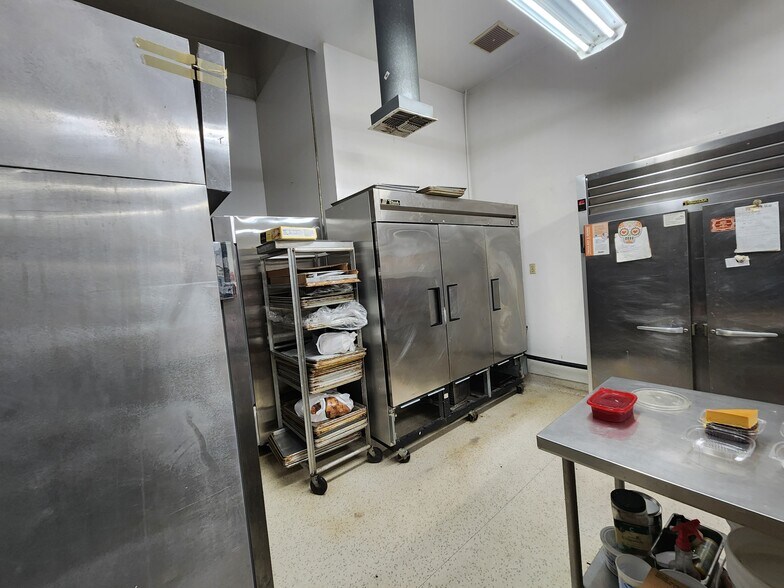 More Photos Of 440 E St, Wasco Restaurant For Sale