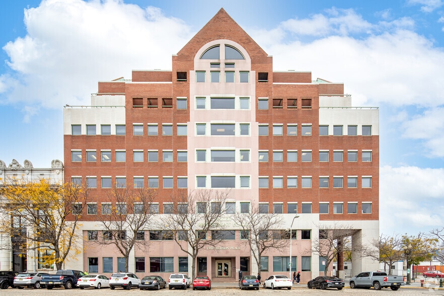 More Photos Of 2 Hudson Pl, Hoboken Medical For Lease