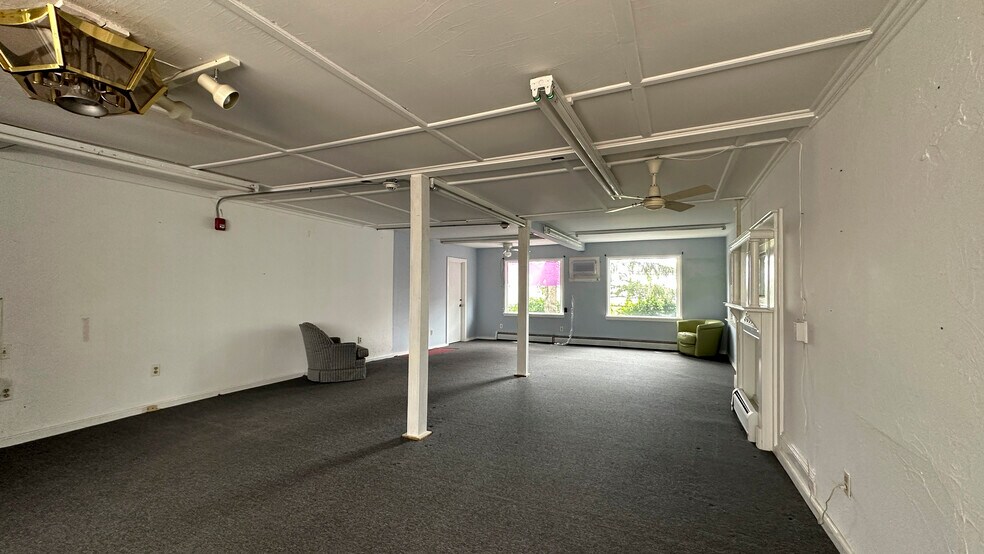 More Photos Of 606 Main St, Hyannis Restaurant For Lease
