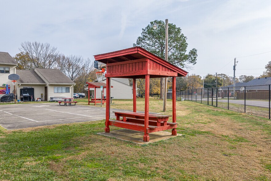 More Photos Of 401 N Cumberland Ave, Russellville Apartments For Sale
