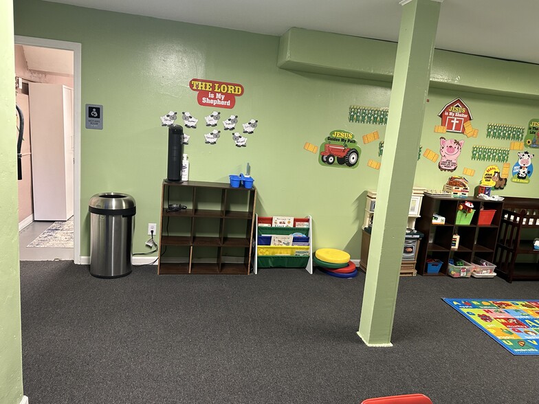 More Photos Of 1001 W Noble Ave, Visalia Specialty For Sale