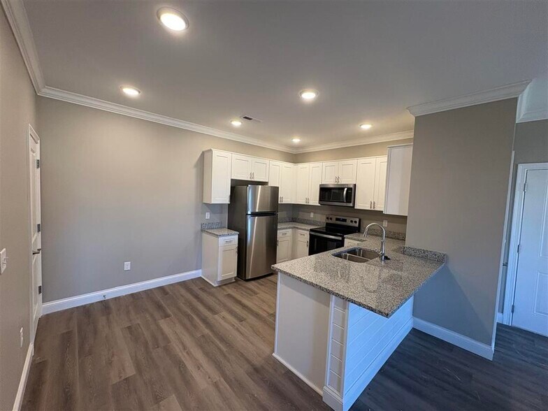 More Photos Of 5150 Bakers Spring St, Bowling Green Apartments For Sale