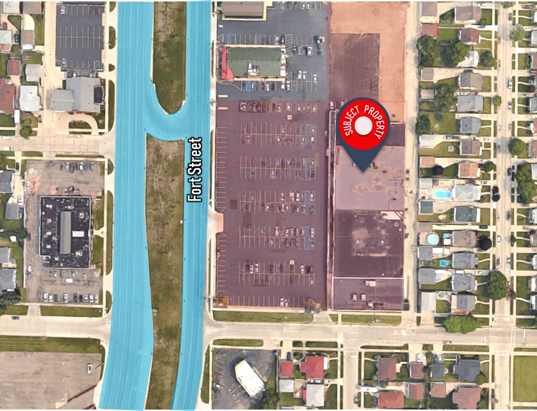 More Photos Of 3869-3901 Fort St, Wyandotte Storefront For Sale