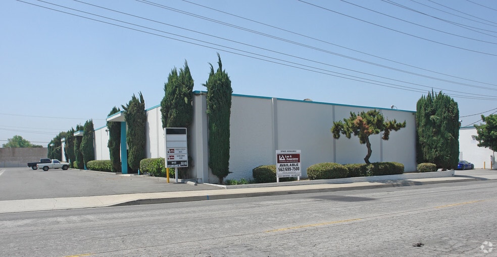 More Photos Of 802-864 E Edna Pl, Covina Warehouse For Lease