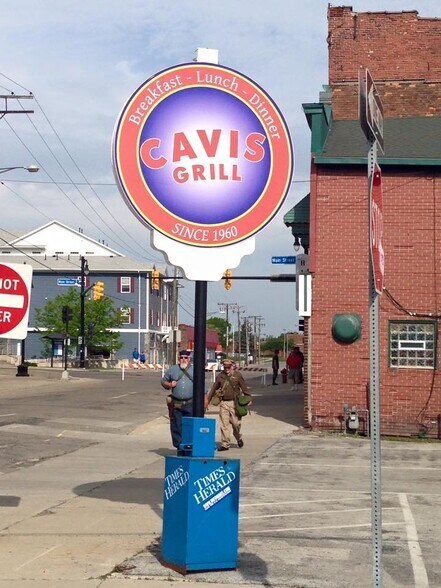 More Photos Of 401 Quay St, Port Huron Restaurant For Sale