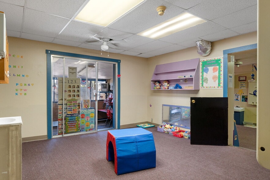 More Photos Of 639 NE 1st St, Crystal River Daycare Center For Sale