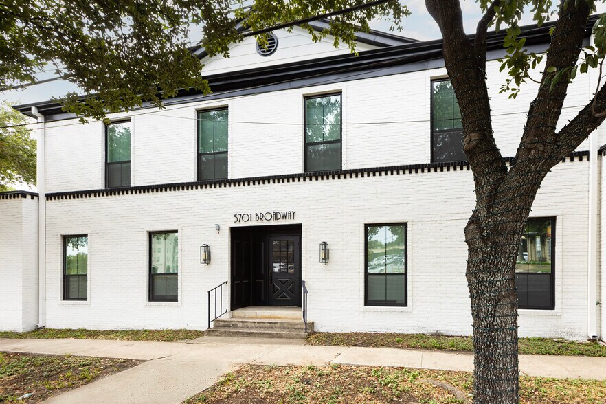 Primary Photo Of 5701 Broadway St, San Antonio Office For Lease