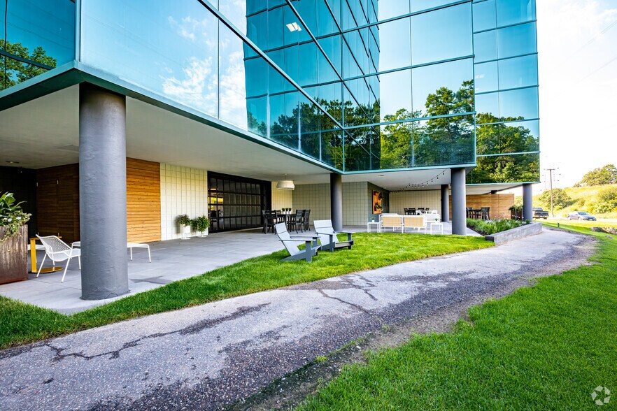 More Photos Of 12900 Whitewater Dr, Minnetonka Unknown For Lease