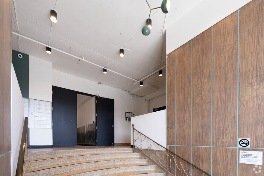 More Photos Of 3333 Boul Crémazie E, Montréal Loft Creative Space For Lease