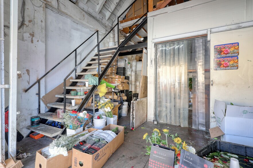 More Photos Of 784 Crocker St, Los Angeles Warehouse For Sale