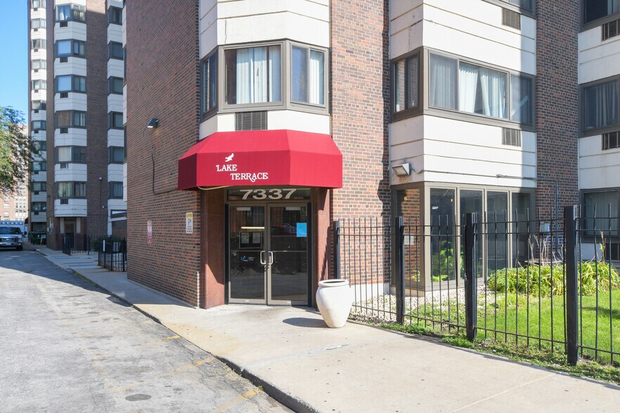 More Photos Of , Chicago Multifamily For Sale