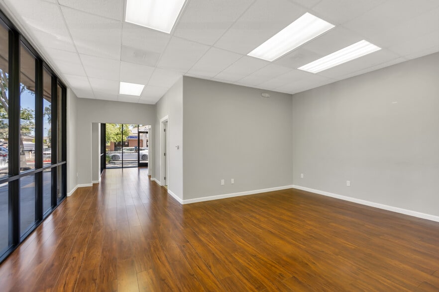 More Photos Of 9571 Laguna Springs Dr, Elk Grove Office For Lease