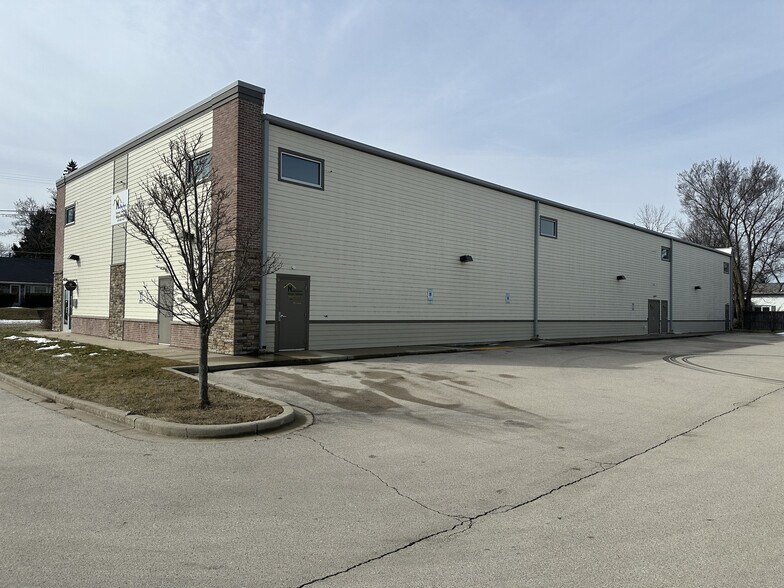 More Photos Of 2040 E St Francis Ave, Saint Francis Self Storage For Lease