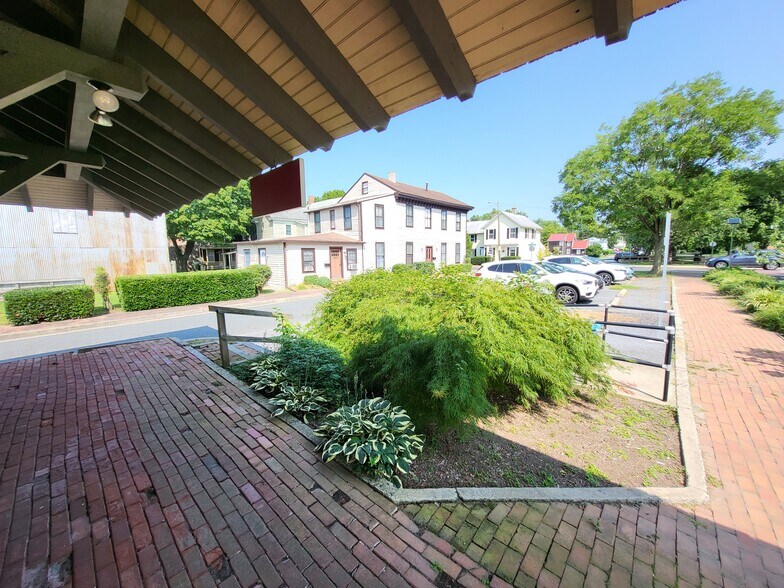 More Photos Of 416 Goldsborough St, Easton General Retail For Sale