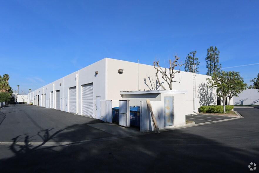 More Photos Of 1300 Pioneer St, Brea Warehouse For Lease