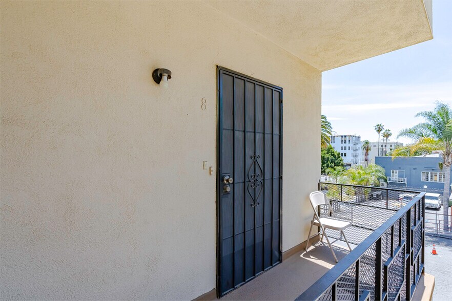 More Photos Of 741 S Hobart Blvd, Los Angeles Apartments For Sale