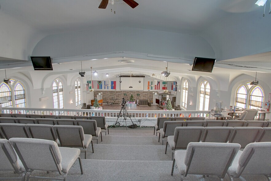 More Photos Of 1321-1323 S Austin Blvd, Cicero Religious Facility For Sale