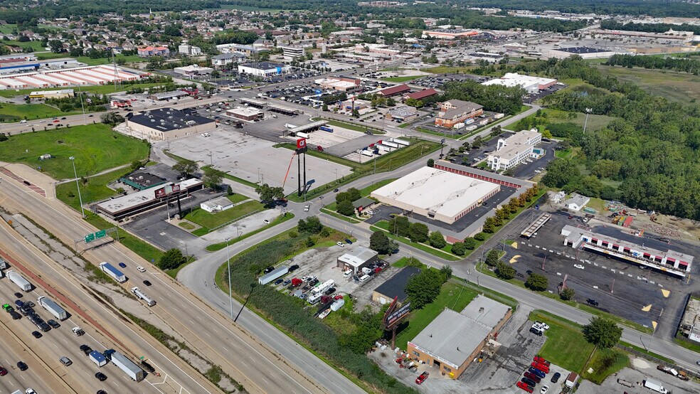 More Photos Of 2535 Bernice Rd, Lansing Warehouse For Sale