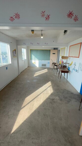 More Photos Of 10963 S Western Ave, Los Angeles Religious Facility For Lease