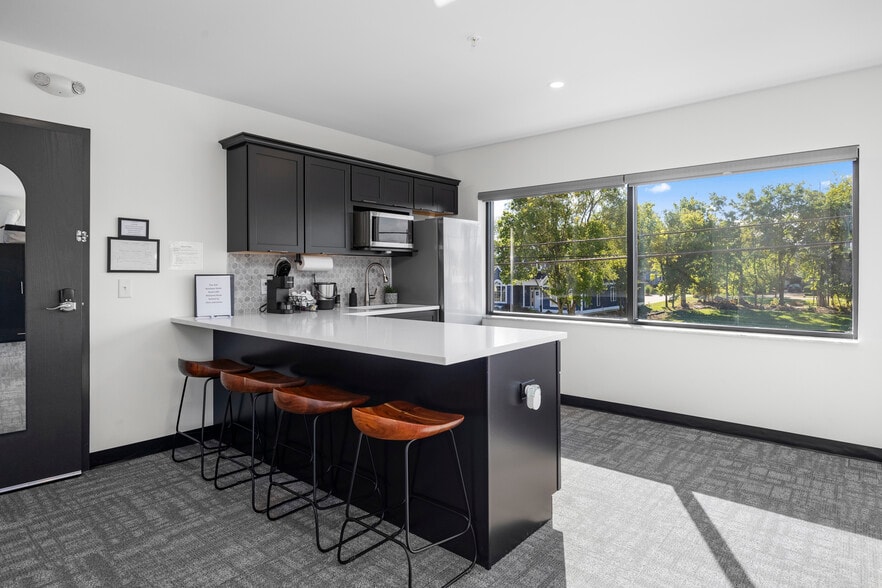 More Photos Of 419 E Market St, Sandusky Hotel For Sale