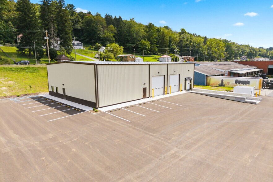 More Photos Of 1606 Glass Ave, Fairmont Industrial For Lease