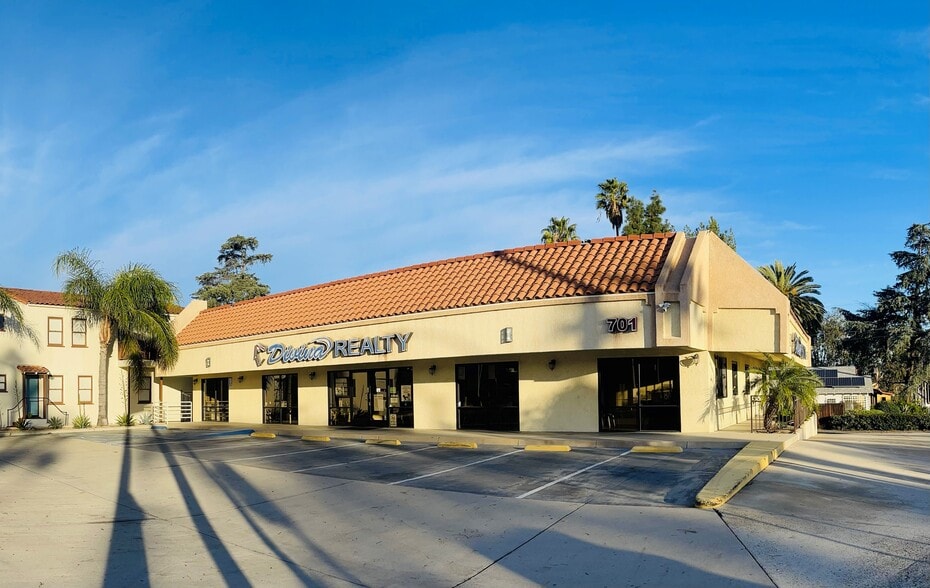 Primary Photo Of 701 W 6th St, Corona Office For Lease