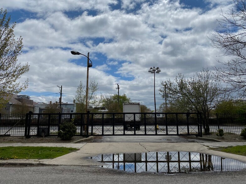 More Photos Of 4100 W Fillmore St, Chicago Warehouse For Lease