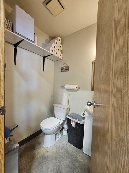 More Photos Of 11538 132A St, Surrey Warehouse For Sale