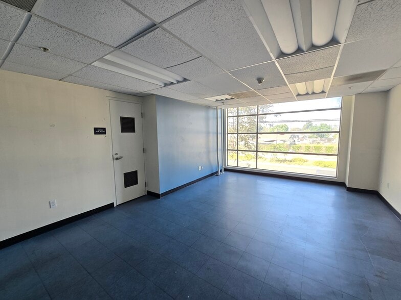 More Photos Of 1512 W Slauson Ave, Los Angeles Office For Sale