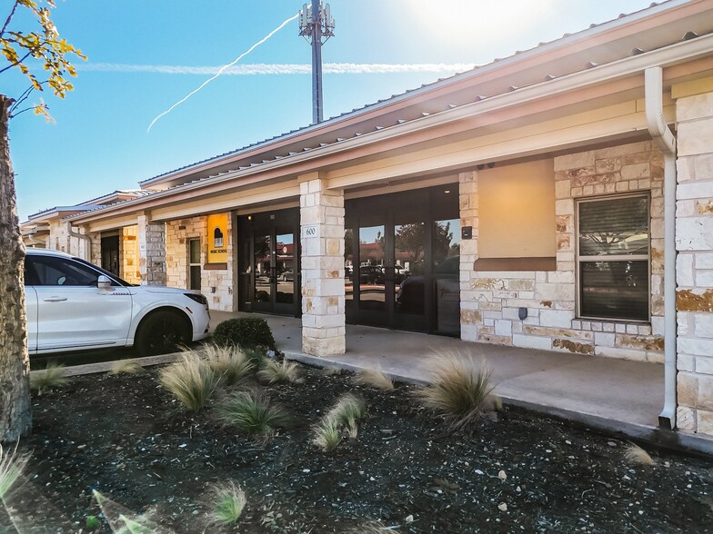 More Photos Of 3001 Joe Dimaggio Blvd, Round Rock Office For Sale