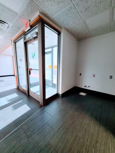 More Photos Of 4313 NW Cache Rd, Lawton Convenience Store For Lease