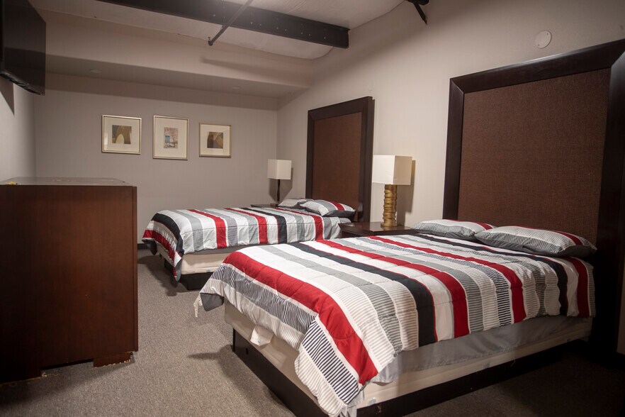 More Photos Of 25000 US 59 Rd, El Campo Flex For Sale