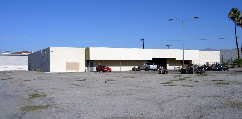 More Photos Of 44925 Jackson St, Indio Service For Lease