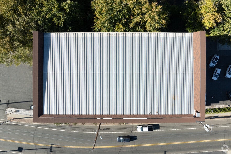 More Photos Of 517 River Dr, Garfield Freestanding For Sale