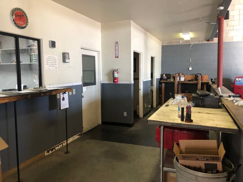 More Photos Of 46780 Clinton St, Indio Warehouse For Sale