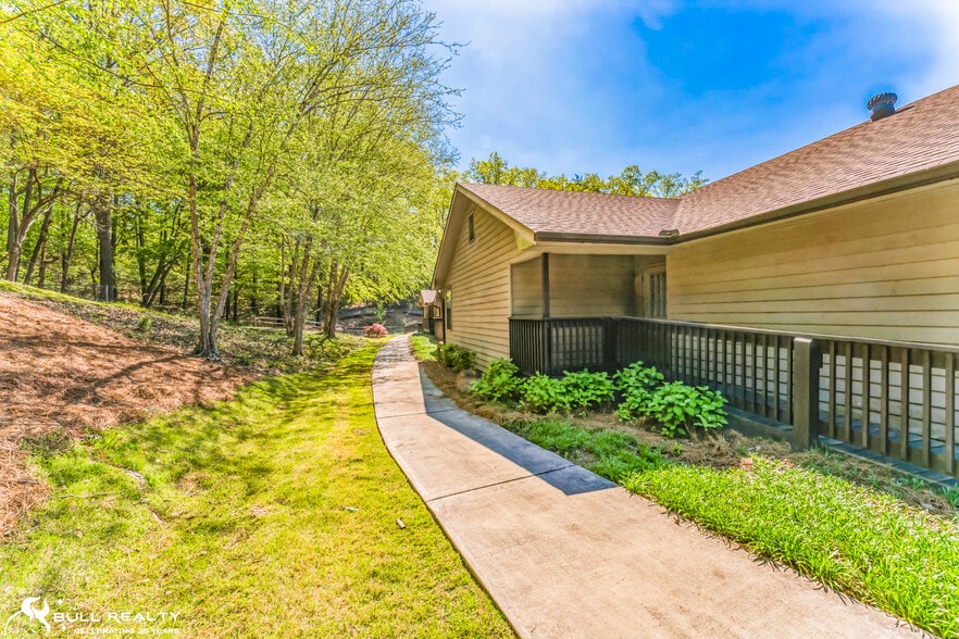 More Photos Of 510 Reed Rd, Dalton Assisted Living For Sale