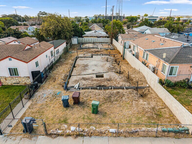 More Photos Of 1114 E Glencoe St, Compton Land For Sale