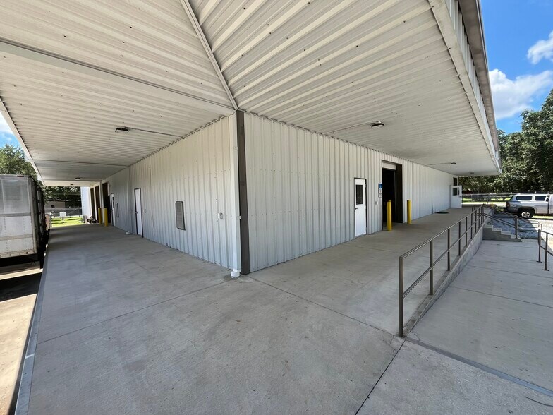 More Photos Of 2400 W Herman St, Pensacola Warehouse For Sale