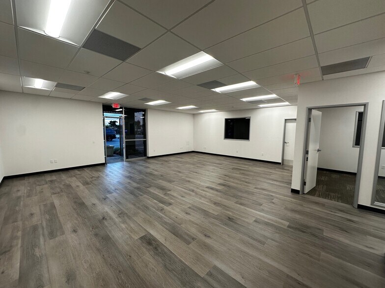 More Photos Of 15610-15630 S Figueroa St, Gardena Warehouse For Lease