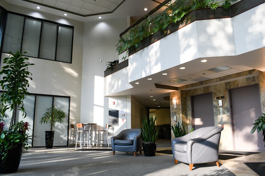 More Photos Of 3400 E Coliseum Blvd, Fort Wayne Unknown For Lease