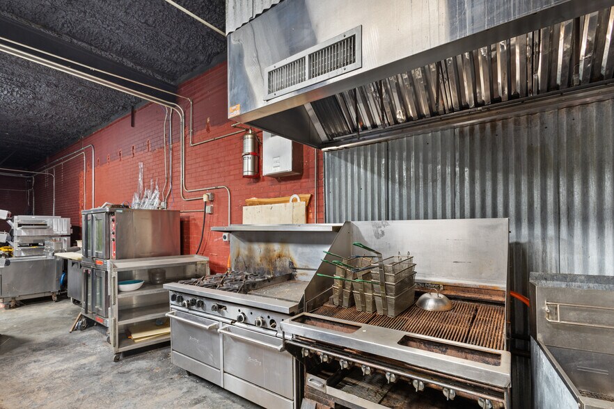More Photos Of 367 State Highway 155 N, Gilmer Bar For Sale