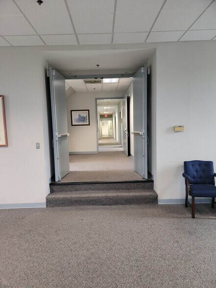 More Photos Of 910 Gilpin Ave, Wilmington Medical For Sale