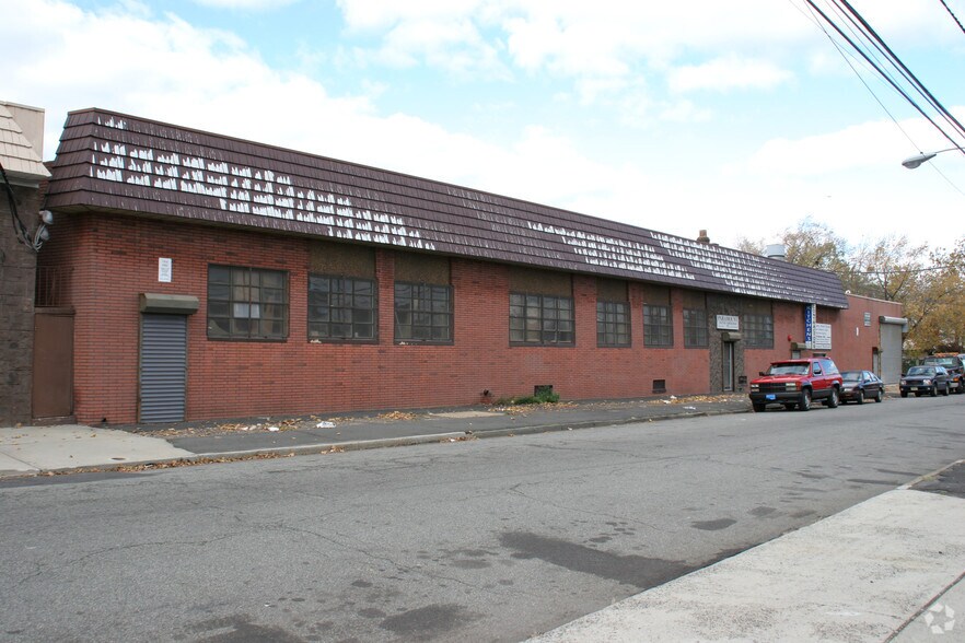 More Photos Of 175 Mount Pleasant Ave, Newark Warehouse For Lease