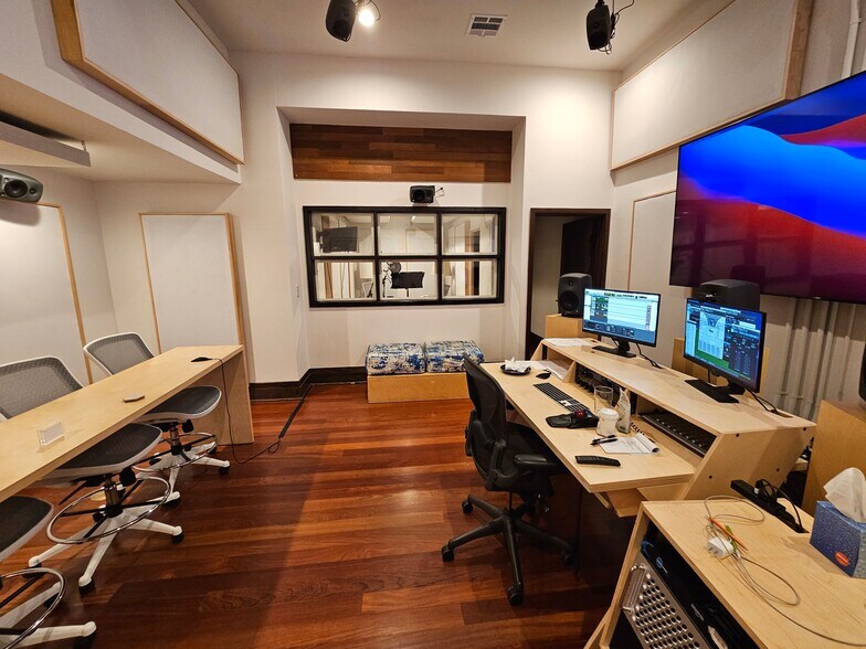 More Photos Of 3109-3117 W Temple St, Los Angeles Loft Creative Space For Lease