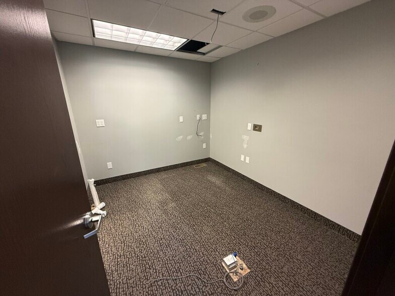 More Photos Of 601 Michigan Ave, Holland Office For Sale